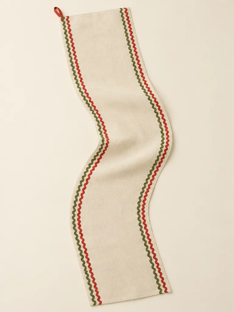 Ric Rac Table Runner laid flat, showing every piece in the set