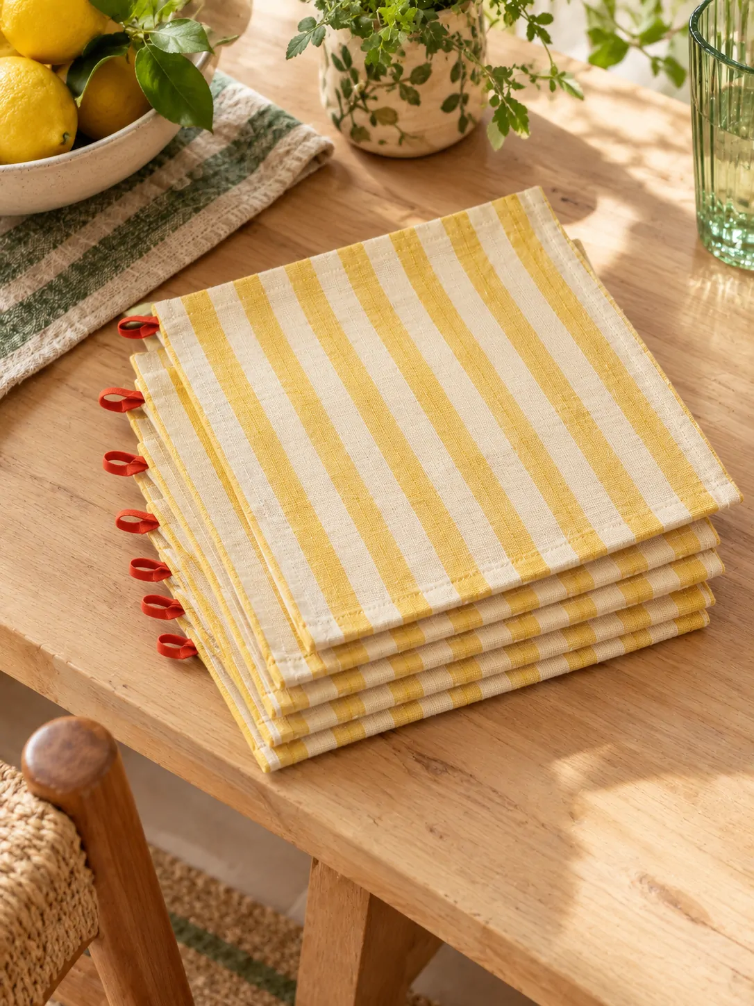 Weekend Brunch Set for 4 (4 Placemats + 4 Napkins) folded